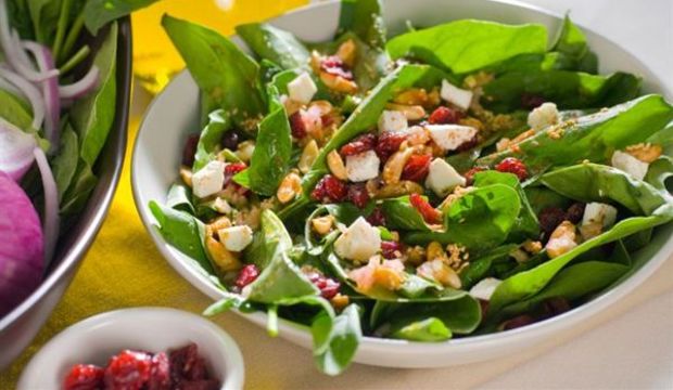 Ispanak salatası
