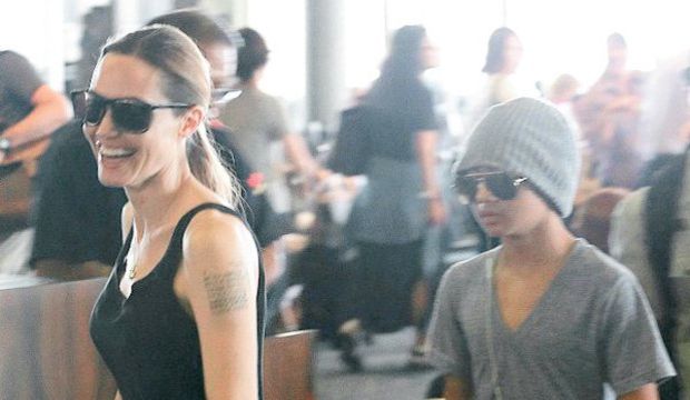 Ana oğulun Hawaii tatili…