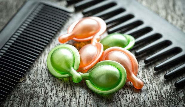 Saçlarınız için parlak saç serumu