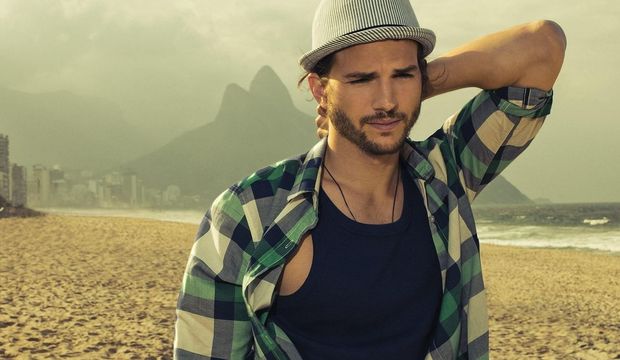 Karizmatik oyuncu Ashton Kutcher...
