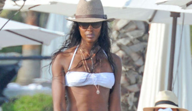 Terk edildiği günden beri tatil yapıyor!