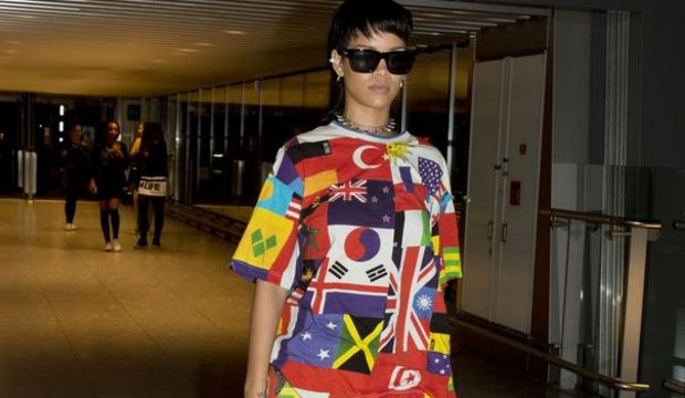 Bayraklı Rihanna!