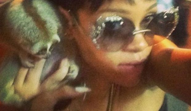 Rihanna seks kulübünde!