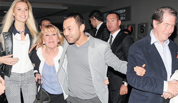 Serdar Ortaç dedeyle nineyi diskoya götürdü