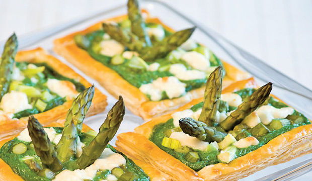 Keçi peynirli kuşkonmazlı milföy