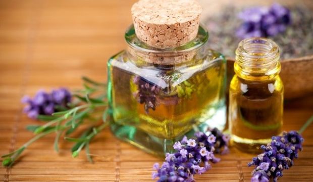 Makyajınızı lavanta yağı ile temizleyin