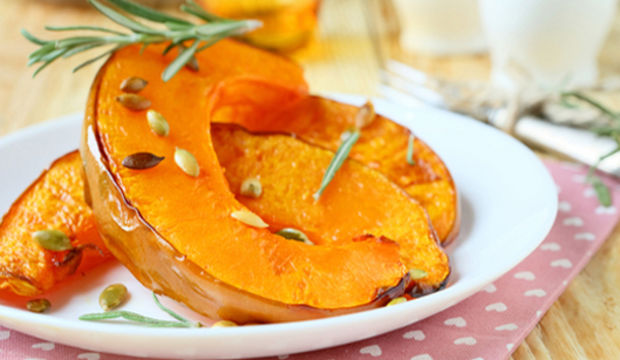 Karamelize balkabağı küpleri