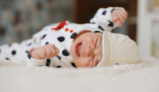 Ağlayan bebeğinizi susturmak için akıllıca yollar