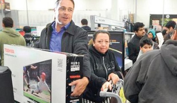 Brad Pitt ucuz TV için kapıştı!