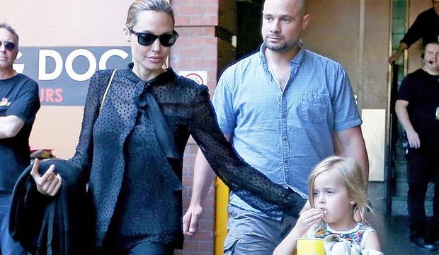 Angelina ve kızı aynı kıyafetle