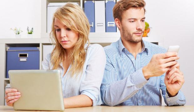 Evli çiftlerin korkusu sosyal medya