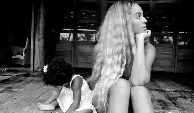 Beyonce kızıyla poz verdi