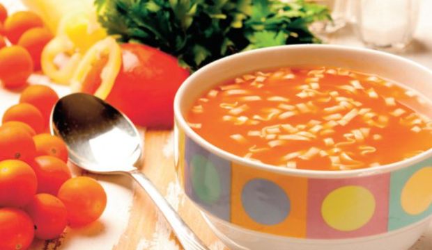 Makarnalı domates çorbası