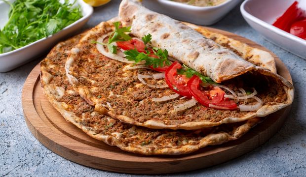 Evde lahmacun nasıl yapılır?