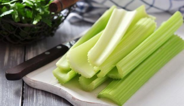 Okurun mutfağından: Zeytinyağlı ayvalı kereviz