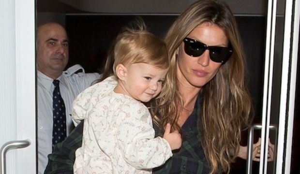 Gisele Bündchen kızıyla tatilde