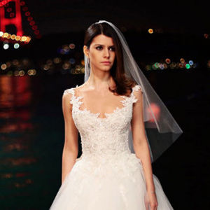 Beren Saat'in İntikam düğünü!