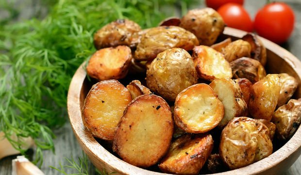 Fırınlanmış patates ve fıstıklı köfte nasıl yapılır?