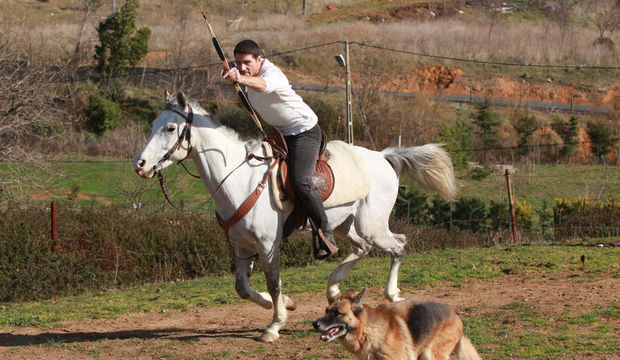 "Yanlış zamanda doğan savaşçılara oyun parkı"