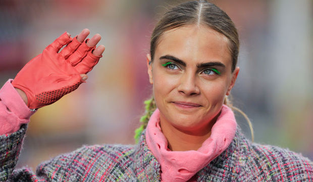 Cara Delevingne: Paparazziler yasaklanmalı