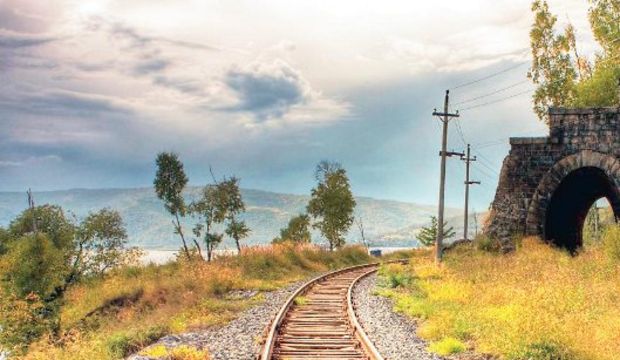 Balayında nostaljik tren yolculuğu