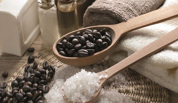 Türk kahvesiyle pürüzsüz bir ten