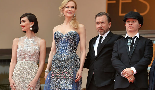 Cannes’da görkemli açılış