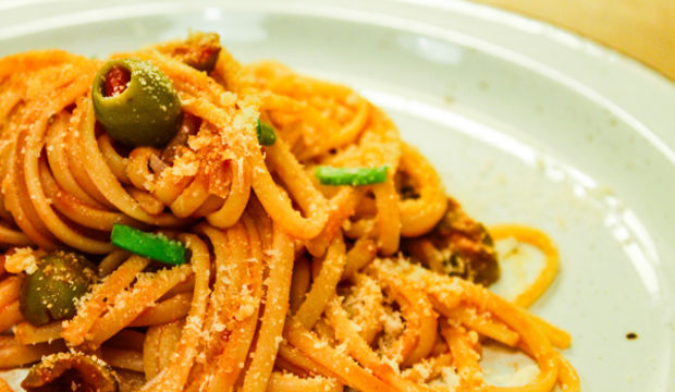 Yeşil zeytinli makarna tarifi