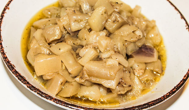 Közlenmiş patlıcanlı kıtır ekmek