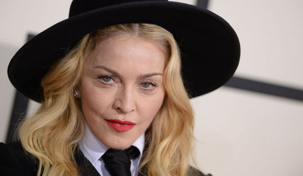 Madonna'dan burkalı poz