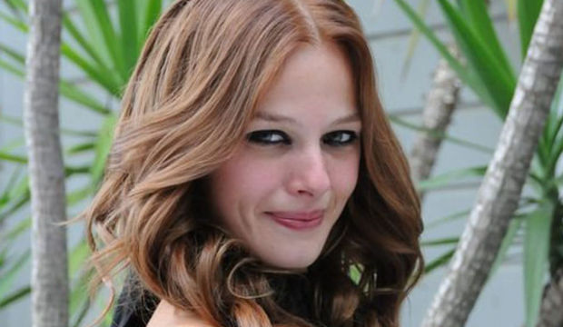 Naz Elmas’tan hızlandırılmış mafya kursları