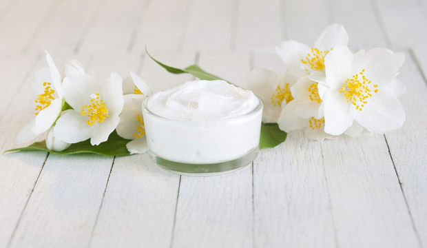 Vücudunuzu yaseminle nemlendirin