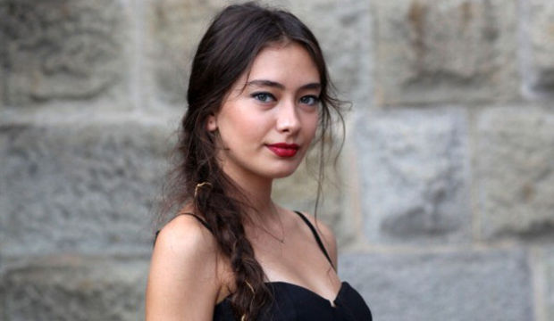 Neslihan Atagül:Hayatımın idaresini bana bırakmalı