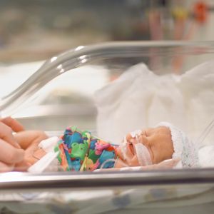  Prematüre bebekler annelerinin kalplerinde büyür