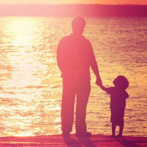 Korumacı ebeveynlerin çocukları özgüvensiz!