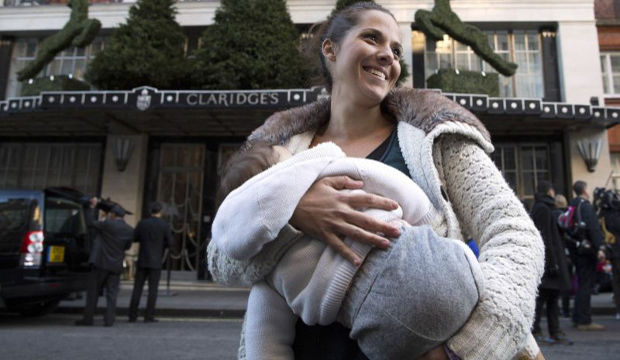 Emzirme hakkını engelleyen otele protesto!