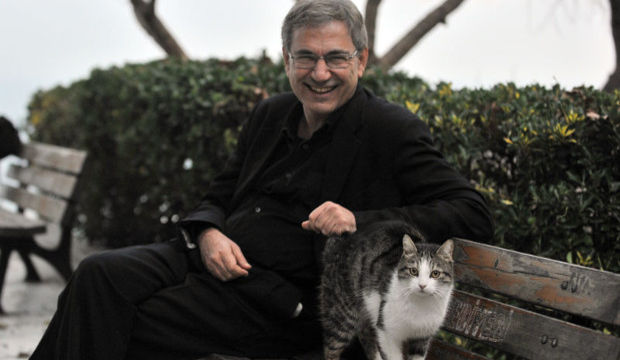 Orhan Pamuk: Aşkın çoğu beklemektir