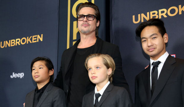 Brad Pitt ve oğulları