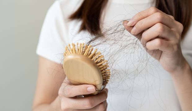 Saç dökülmesi nedenleri nelerdir?