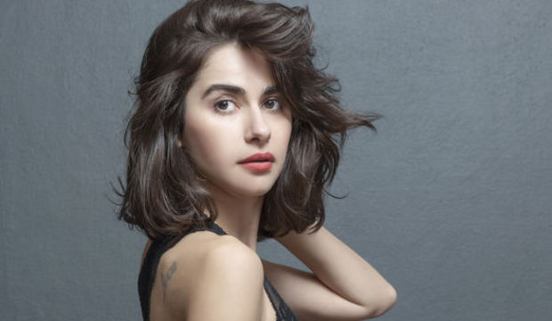 Nesrin Cavadzade: Kendimi sarsmak istiyorum