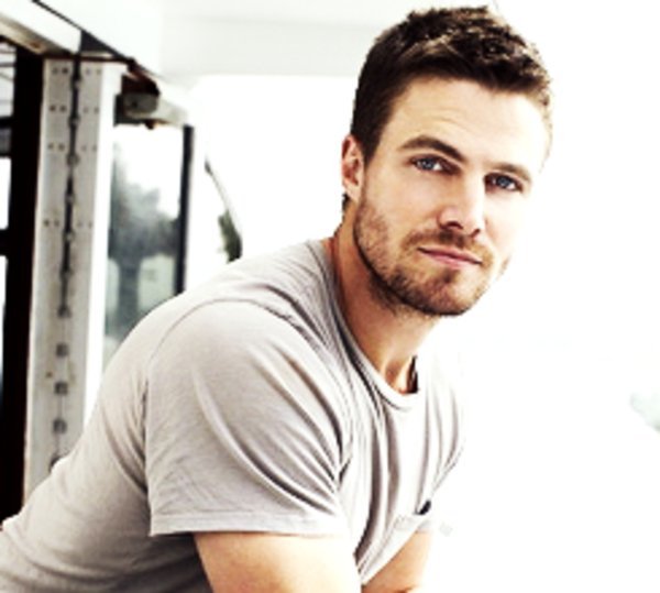 Arrow Un Yakisiklisi Stephen Amell Yasam