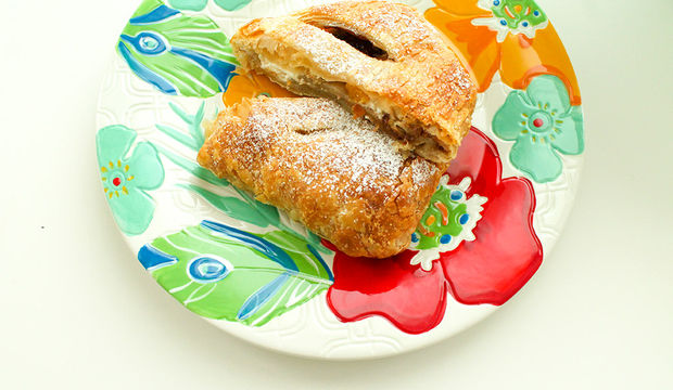 Şeftalili ve nutelallı bohça