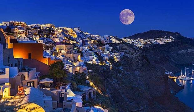 Bugün akşam saat 19:18 te yay burcunda dolunay oluşacak!