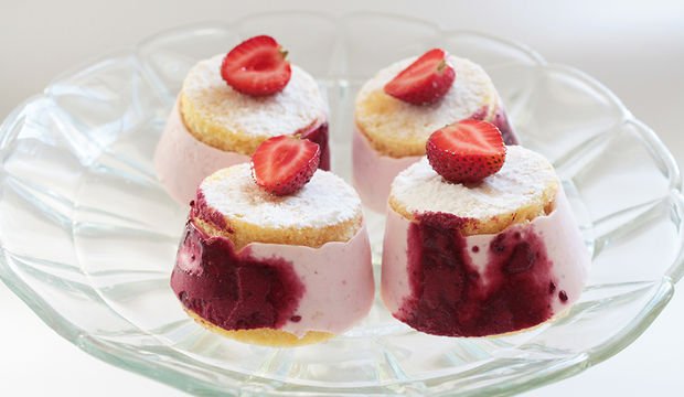 Orman meyveli dondurmalı pasta