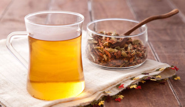 Basenlerinizdeki fazlalıkları karışık bitki çayıyla eritin