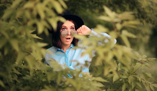 Karşı komşum kocasını aldatıyor