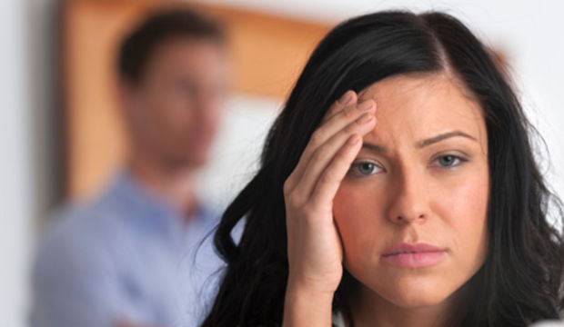 Ona yalan söylüyorum.