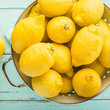 Güneş lekelerini limonla yok edin