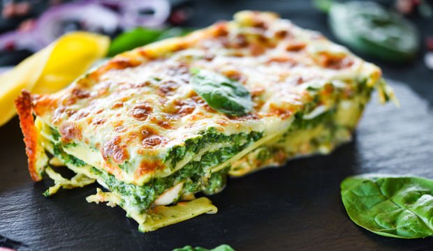 Ispanaklı lazanya nasıl yapılır?