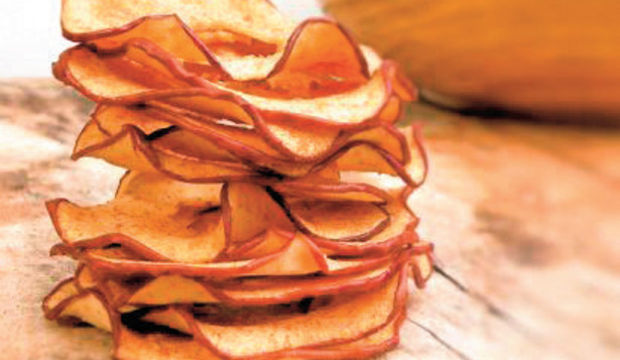 Tarçınlı elma cipsi